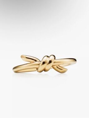 Tiffany & Co. Knot Ring 18K Yellow Gold Barbwire Love Tie Size 7